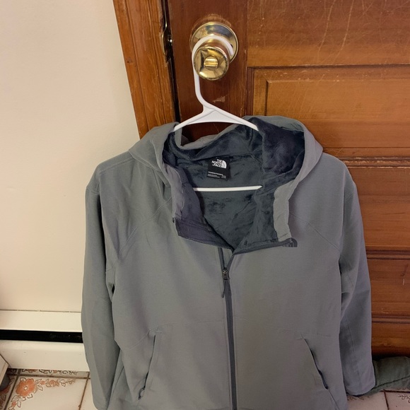 North face jacket only 3 months old - Picture 3 of 3